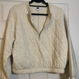 Never worn Women’s Old Navy Crew Neck Half Zip Quilted Sweatshirt